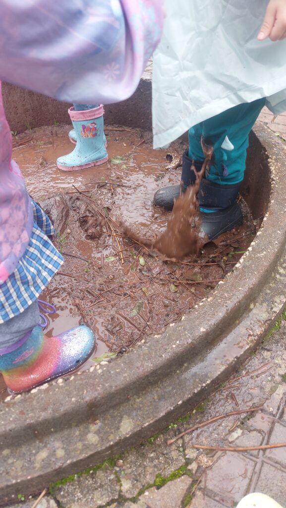 De galochas nos pés